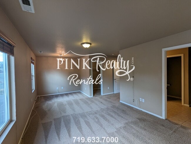 Building Photo - 2002 Phillips Alley