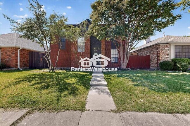 Building Photo - MOVE IN READY Rare Carrollton Home