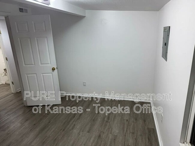 Building Photo - 9419 East 14th St S