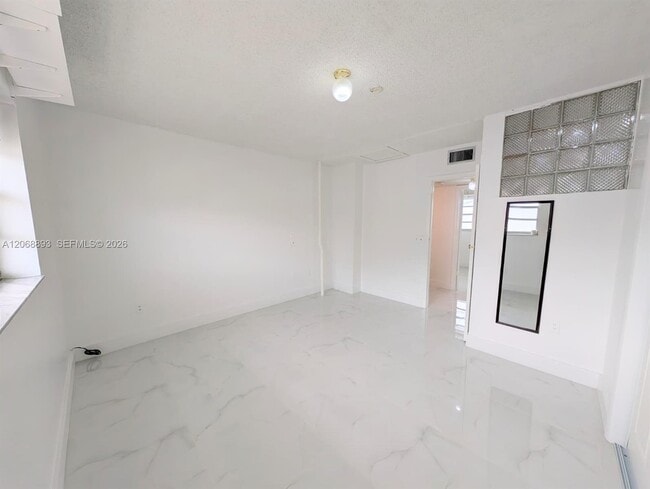 Building Photo - 21 SW 109th Ave
