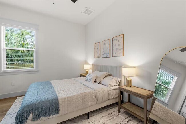 Building Photo - 2407 Harper St