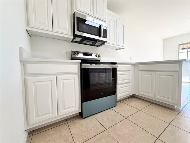 Building Photo - 2912 S D Pl