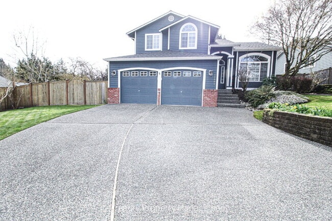 Building Photo - Well Maintained 1st Time Rental 4bed 3bath 2 Car 2076sf New Paint. Huge Fenced Backyard A/C