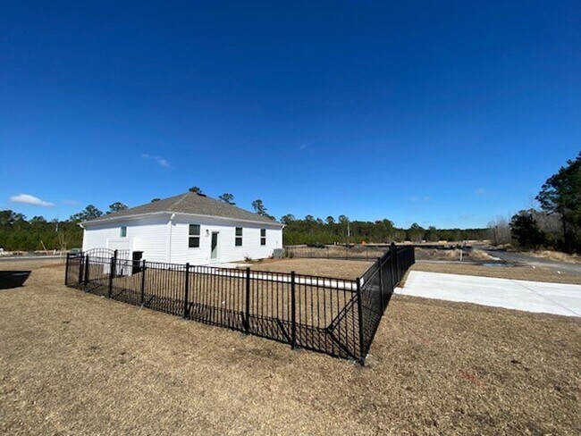 Building Photo - Brand new home located in Blake Farm