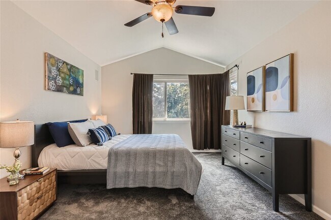 Building Photo - Beautifully Updated 3-Bedroom Home with Finished Basement in Gunbarrel