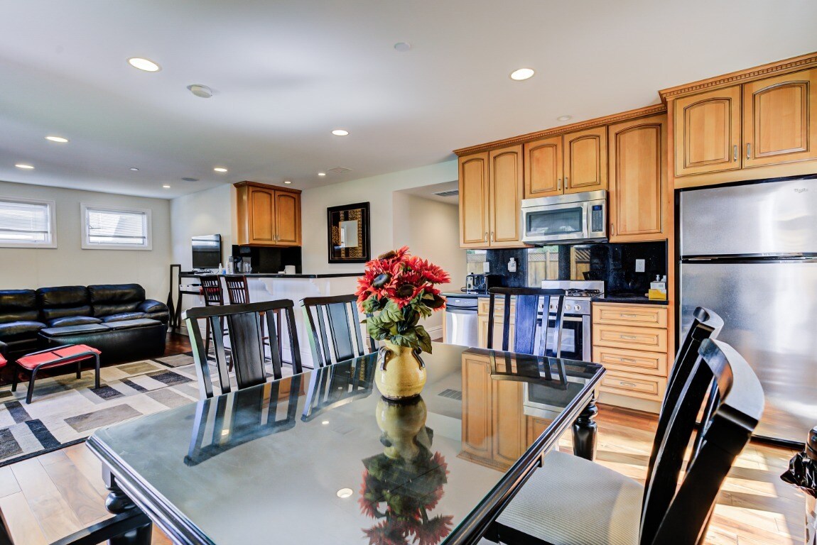 Building Photo - 2504 23rd St