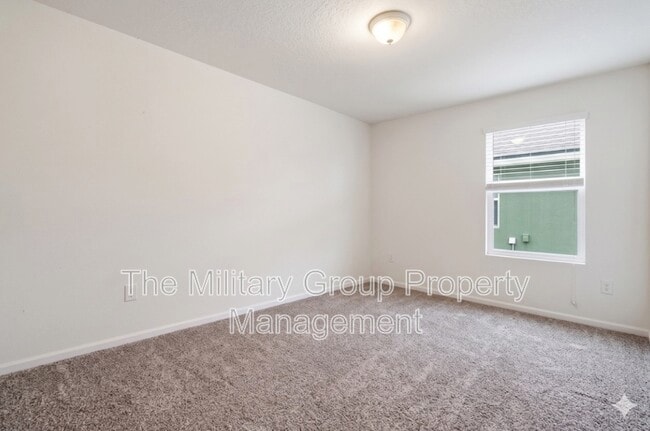 Building Photo - 3200 Rogers Ave