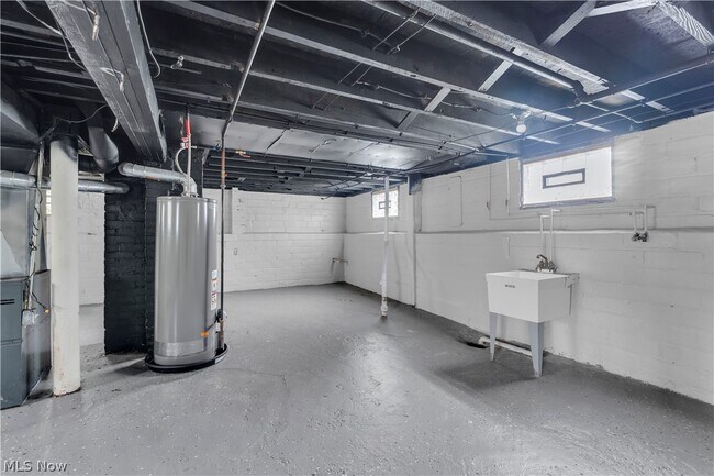Building Photo - 4723 E 94th St