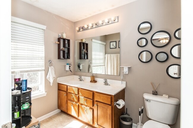 Building Photo - 420 Beverly Ct