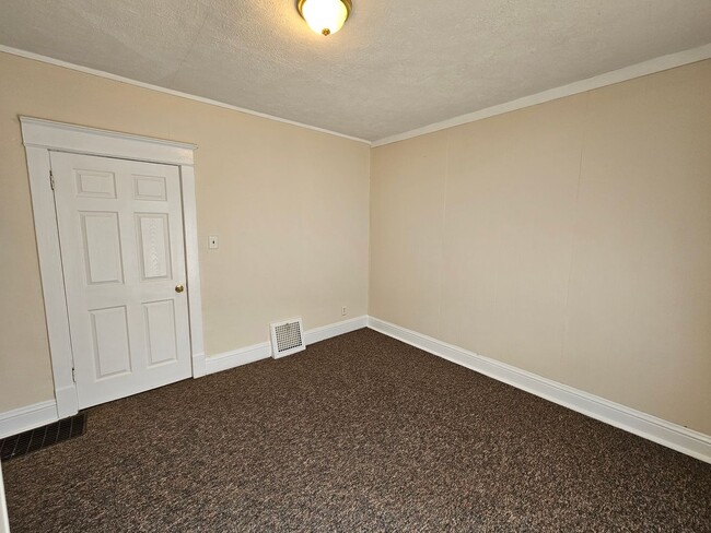 Building Photo - 519 Howard St