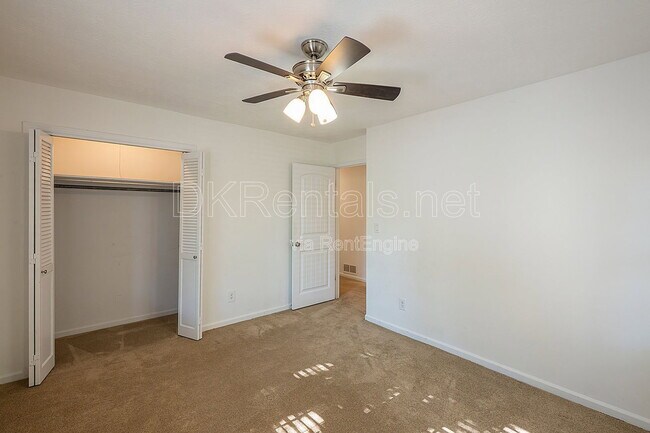 Building Photo - 120 Burnett Way
