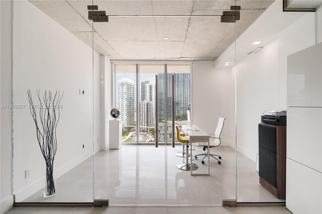 Building Photo - 690 SW 1st Ct