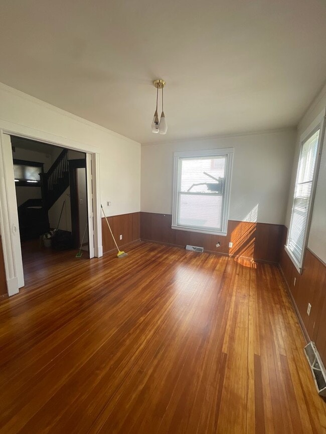 Building Photo - Coming soon! Historic 4-Bedroom Home on Gl...