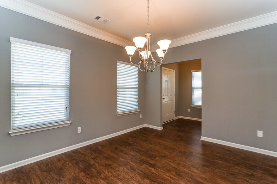 Building Photo - 910 Prather Ct SW
