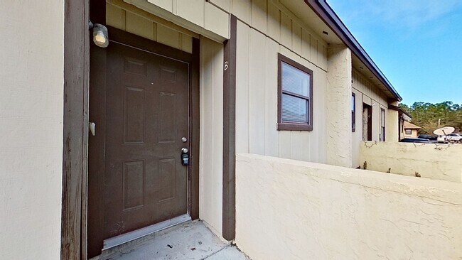 Building Photo - Renovated 2Bed/2Bath Patio Home - Jefferson Square in Orange Park