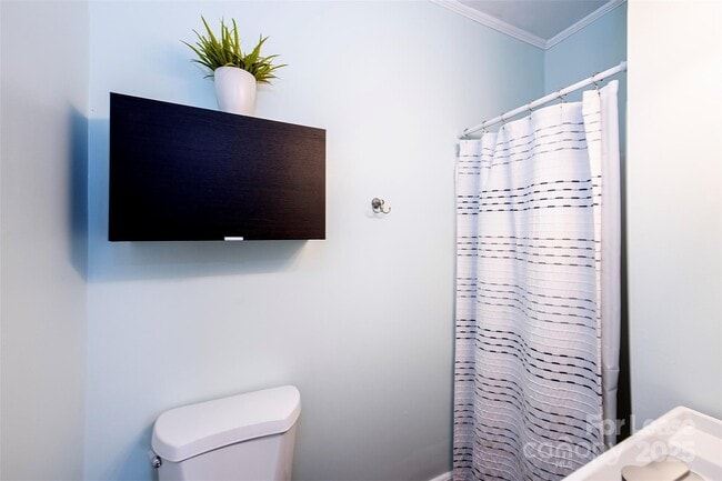 Building Photo - 1525 Perfection Ave