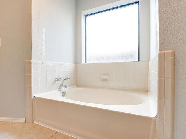 Building Photo - NORMAN, OKLAHOMA - MINUTES TO UNIVERSITY OF OKLAHOMA