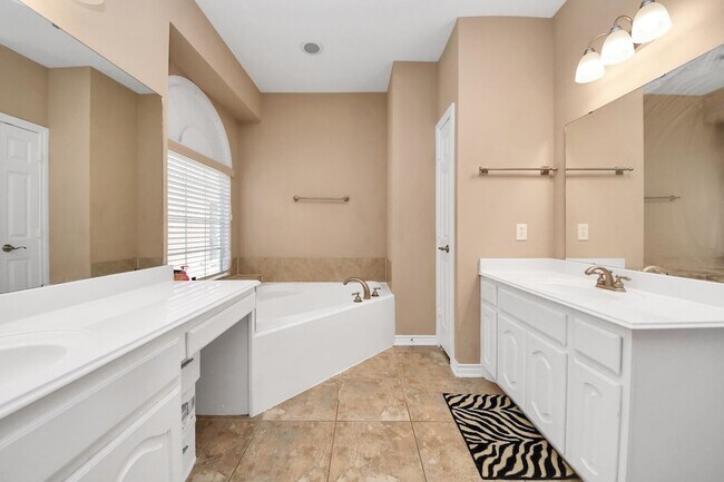 Building Photo - 706 River Delta Ln