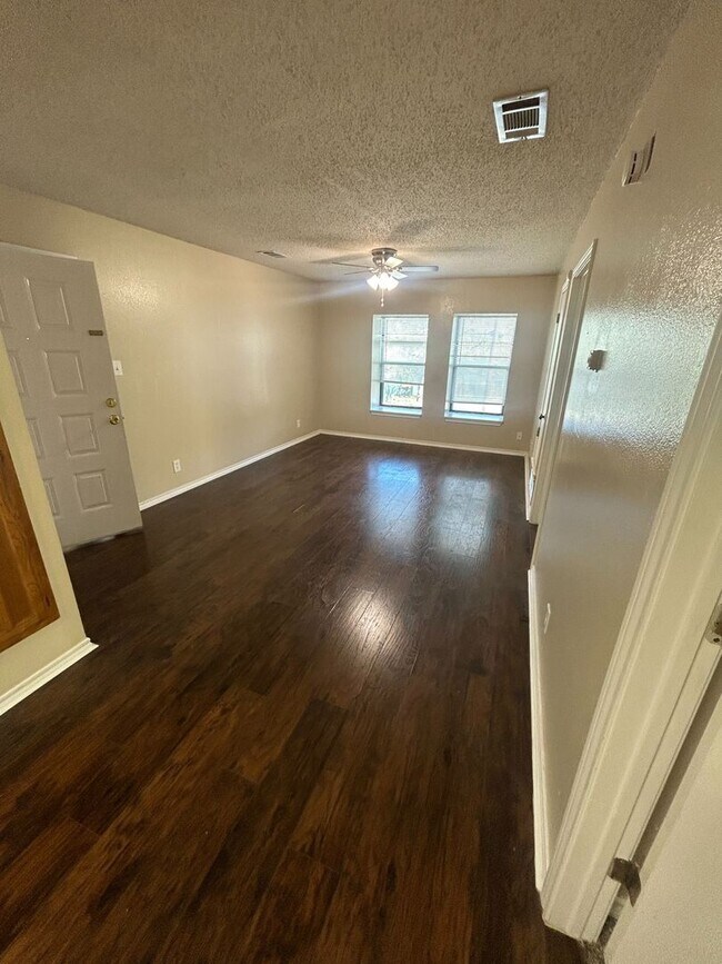 Building Photo - 1407 Margie St