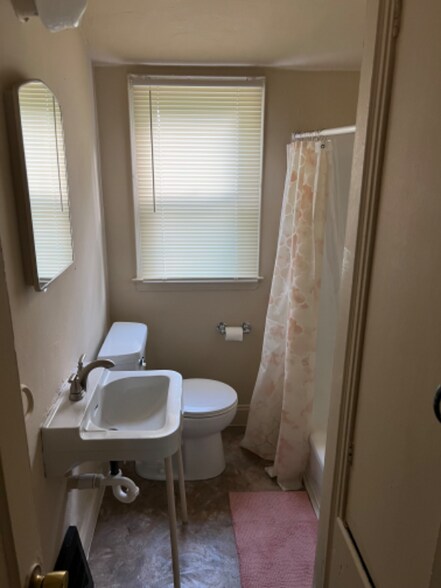 Building Photo - 2348 E 37th St