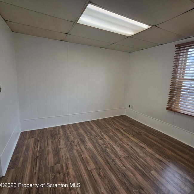 Building Photo - 1606 Dickson Ave