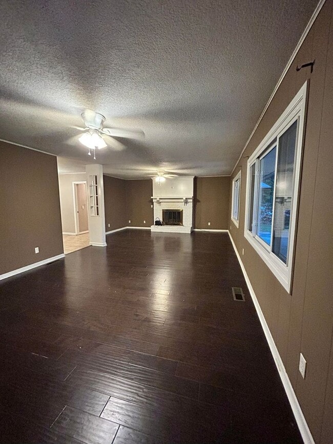 Building Photo - unique home with beautiful scenery