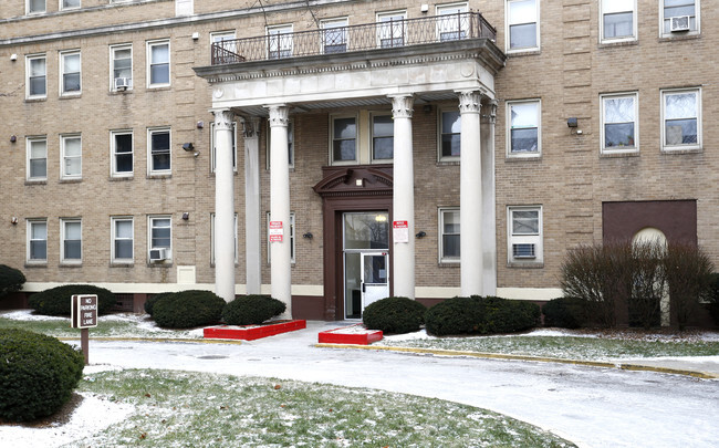 Building Photo - Kemper Apartments