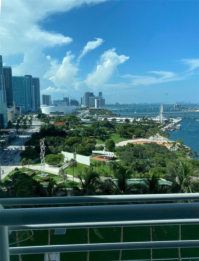 Building Photo - 325 S Biscayne Blvd