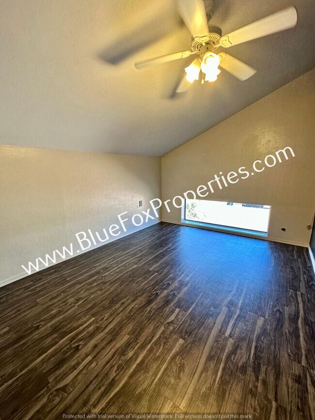 Building Photo - 3062 W Country Fair Dr