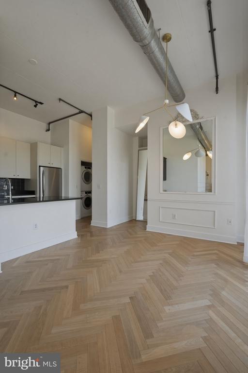 Building Photo - 520 John Carlyle St