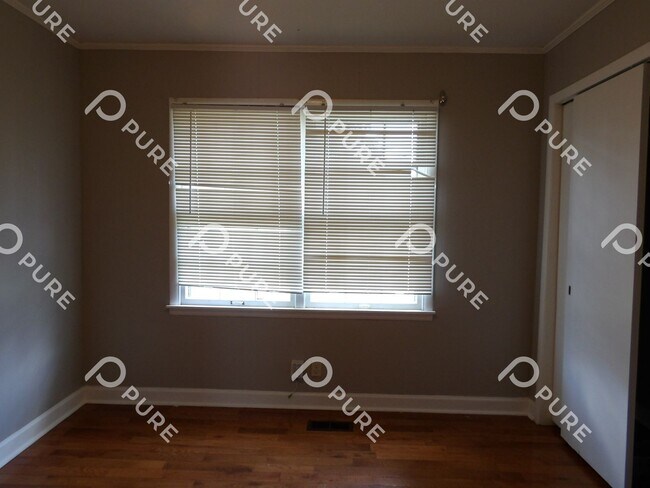 Building Photo - 2108 Linde St NW