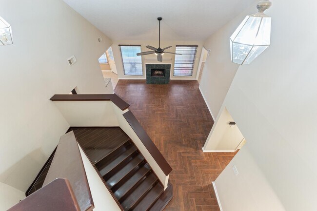 Building Photo - 1835 Taylor Creek Dr