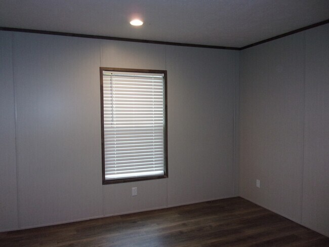 Building Photo - 811 Sitton Rd