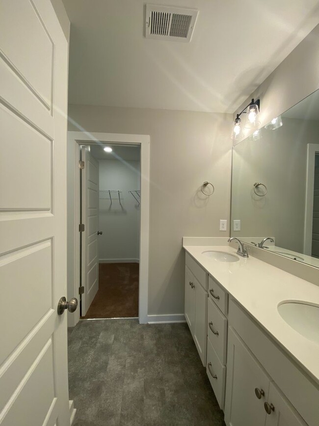 Building Photo - Home for Rent in Calera, AL!!! Available t...