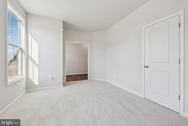 Building Photo - 8816 Selby Ct