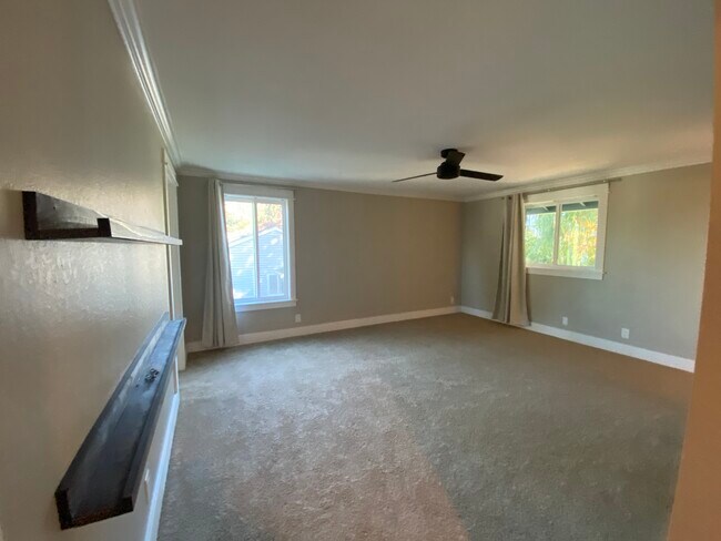 Building Photo - 18323 Woodlands Way