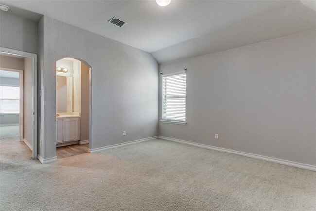 Building Photo - 617 Saddle Forest