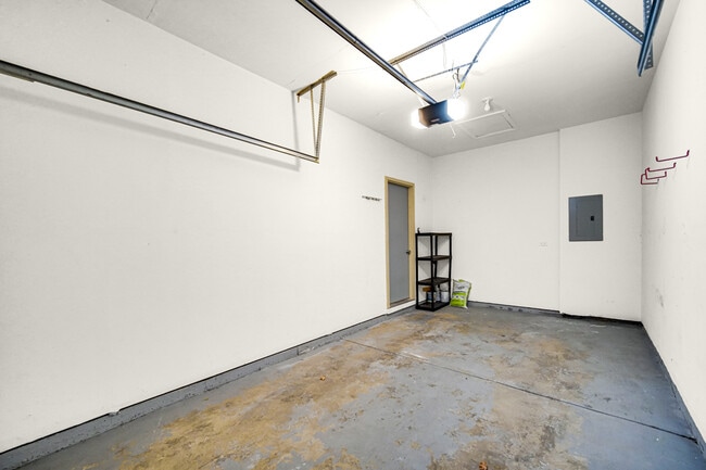 Building Photo - 16623 Natoma Dr