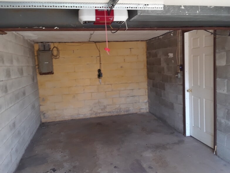 full size garage - 3812 Lebanon Church Rd