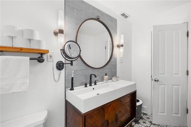 Building Photo - 866 Briarcliff Rd NE