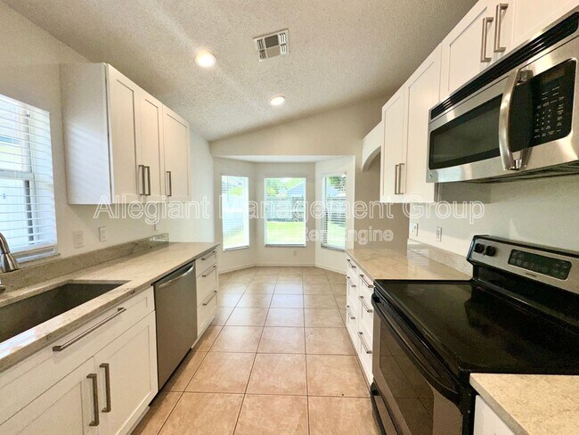 Building Photo - 2944 Summer Winds Cir