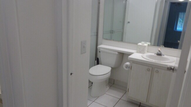 Building Photo - 5883 La Paseos Dr