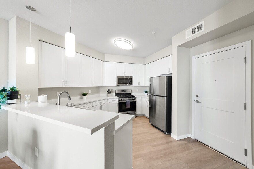Building Photo - 375 Harbour Cove Dr