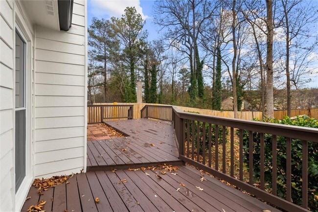 Building Photo - 2580 Waterford Park Dr