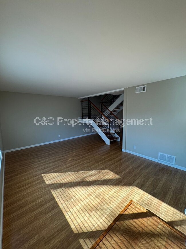 Building Photo - 912 Sunnybrae Ln