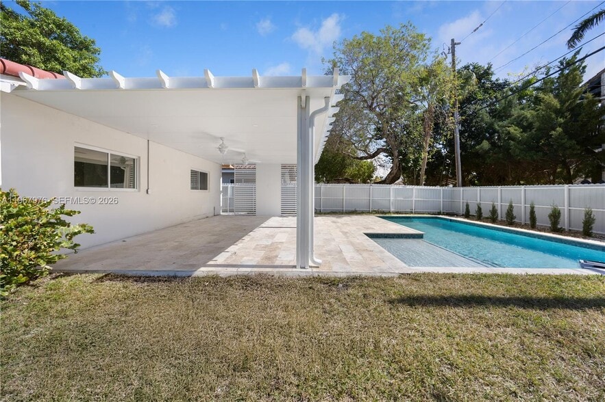 Building Photo - 1070 Tyler St