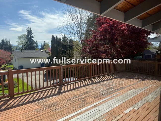 Building Photo - Charming house in downtown Snohomish