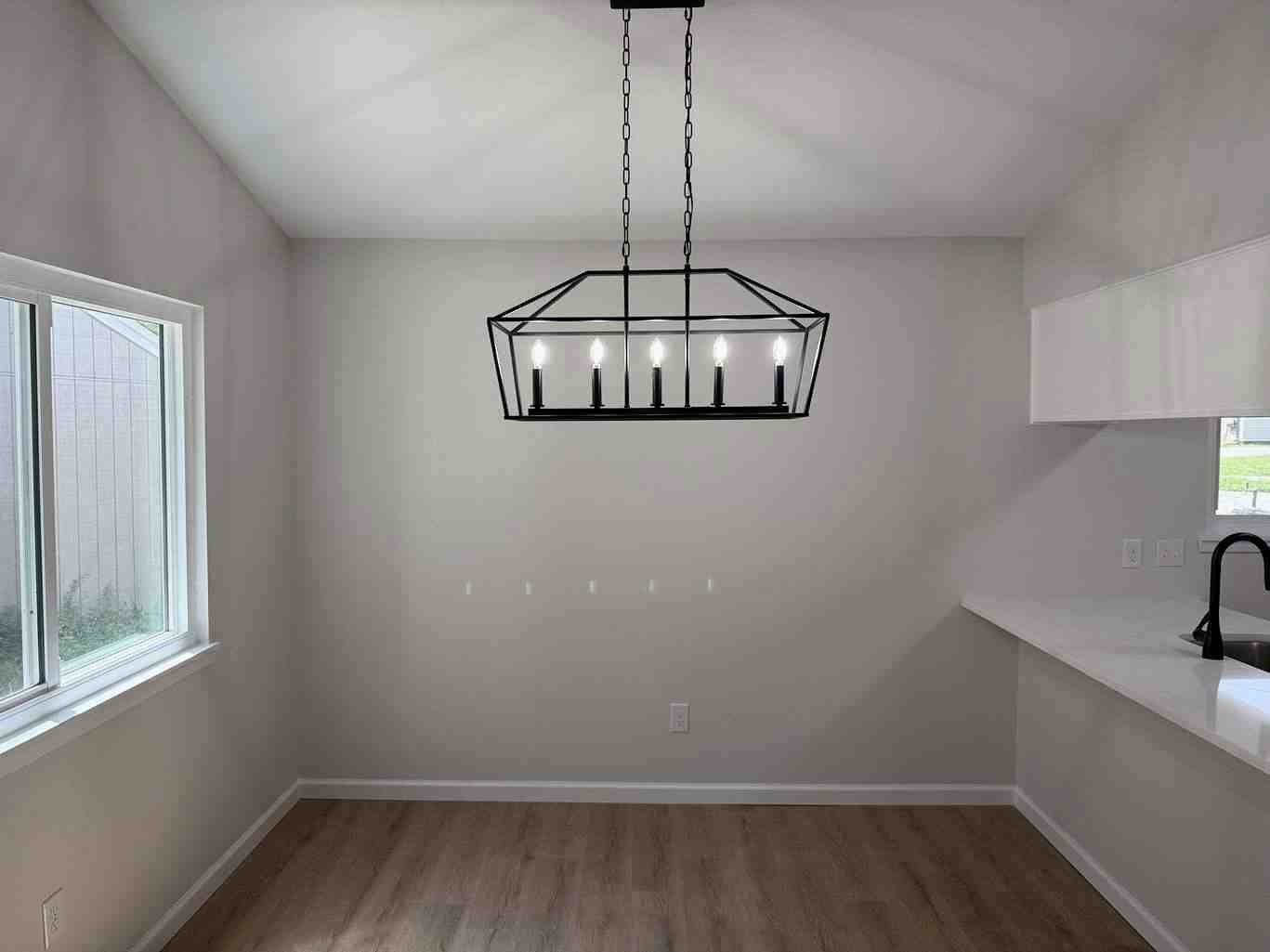 Building Photo - 208 Cottonwood Ct
