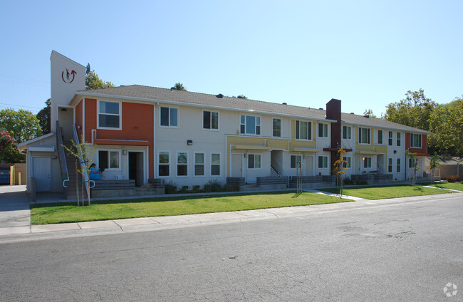Building Photo - Fairview Court