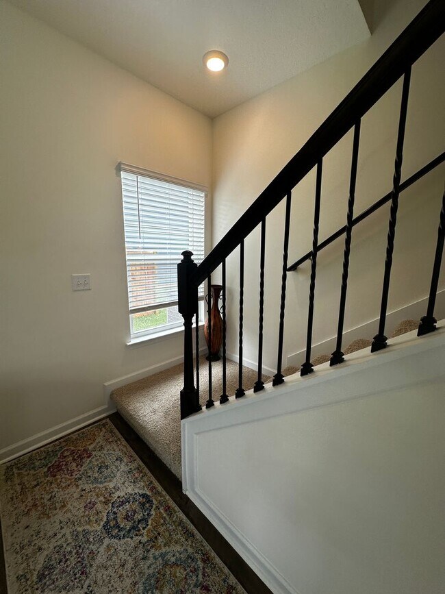 Building Photo - 3 bed/2.5 bath with garage - E Morristown, TN
